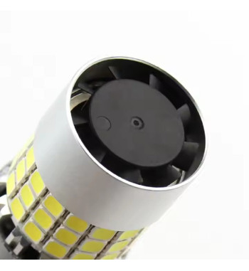 Couvací světlo P27/7W 3157